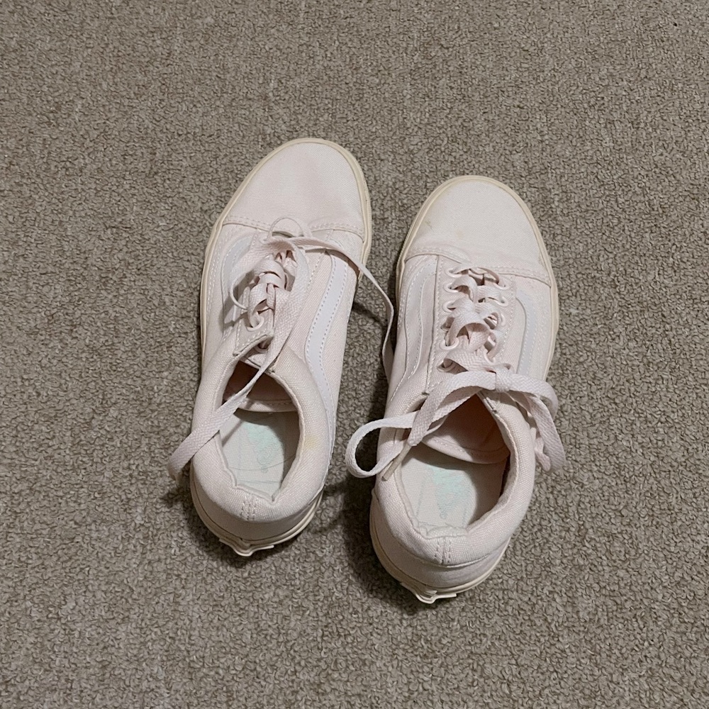 Vans old skool pastel pink women’s shoe. Size 6. Worn maybe three times.